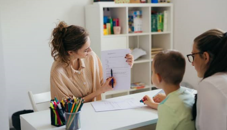 الحسيمة.. عرض أنابيك لتوظيف مساعدين اجتماعيين لرعاية الأطفال